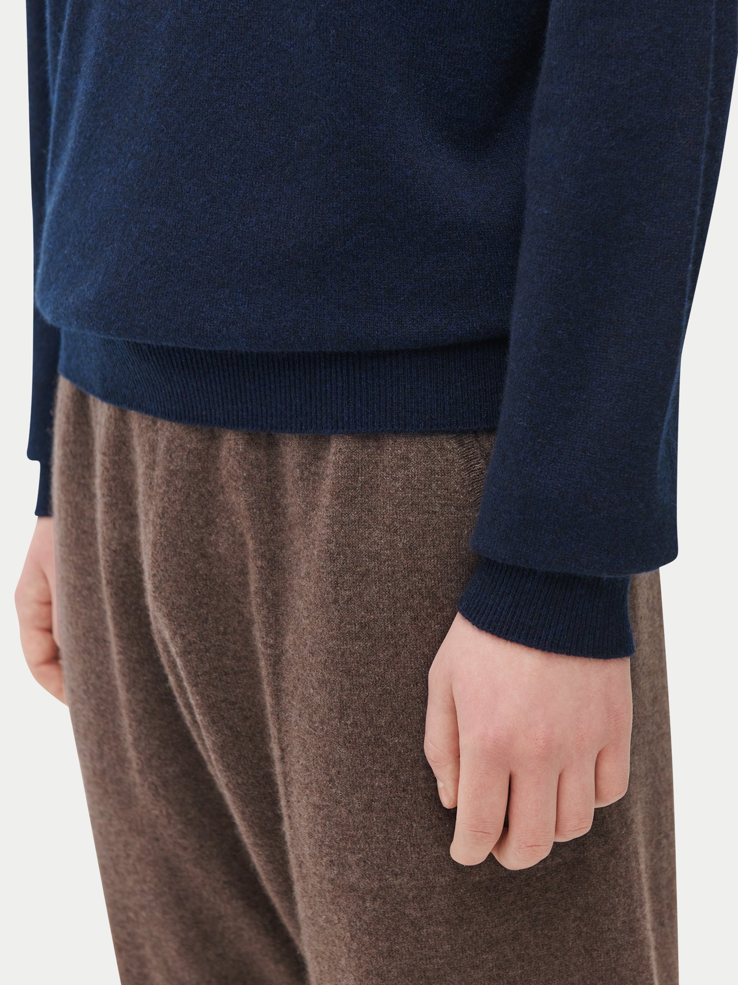 Essential Crewneck Cashmere Jumper