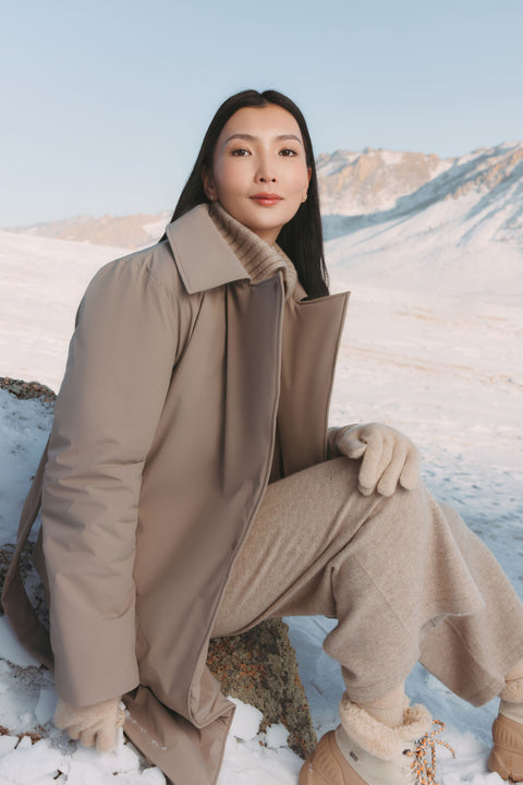 Essential Knit Cashmere Gloves, editorial photo