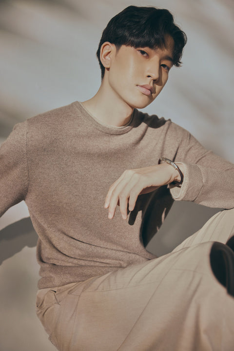 Men's Essential Crewneck Cashmere Jumper, editorial photo