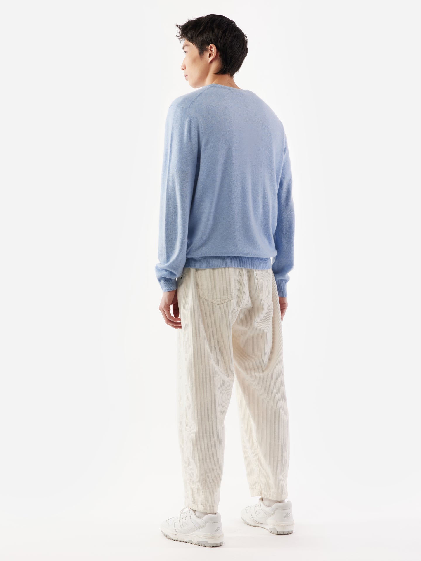 Men's Cashmere V-Neck Sweater Light Blue - Gobi Cashmere