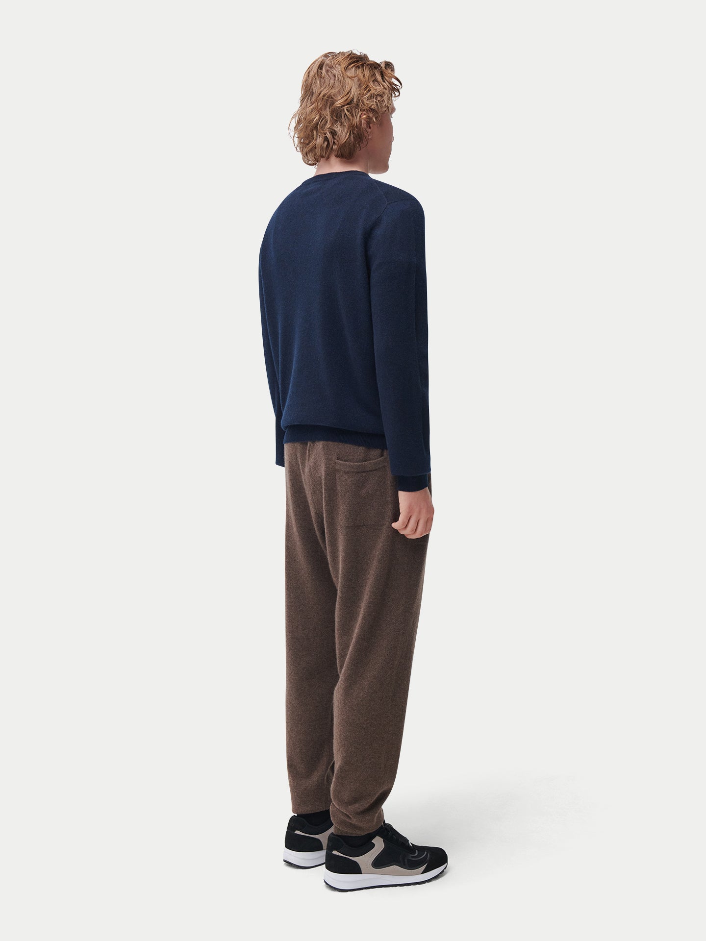 Essential Crewneck Cashmere Jumper