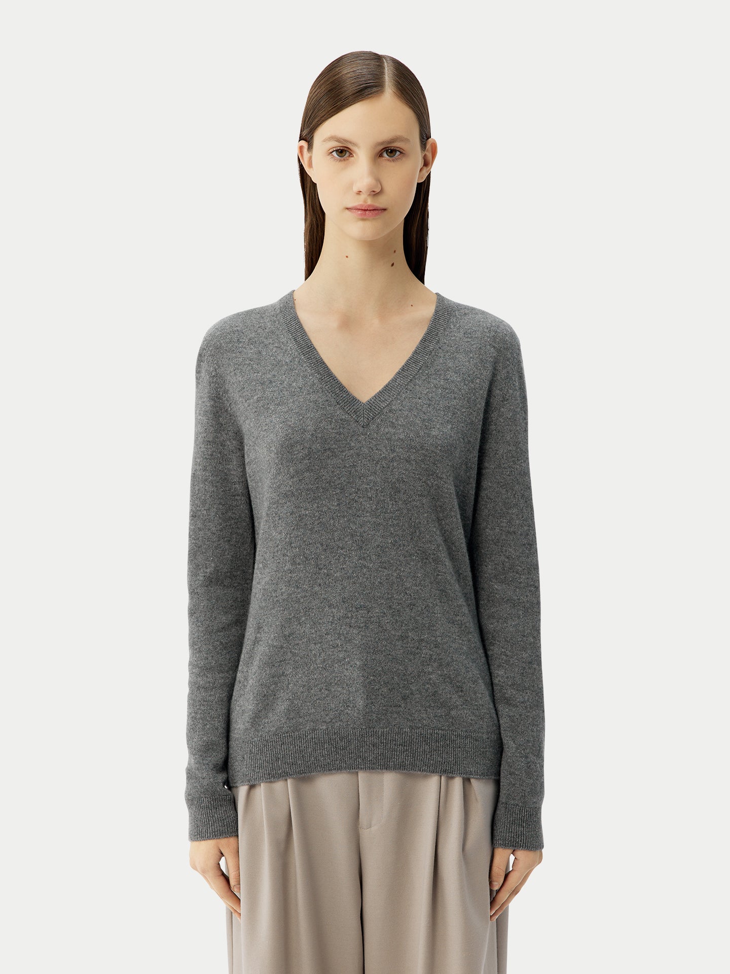 Essential Cashmere V-Neck Sweater