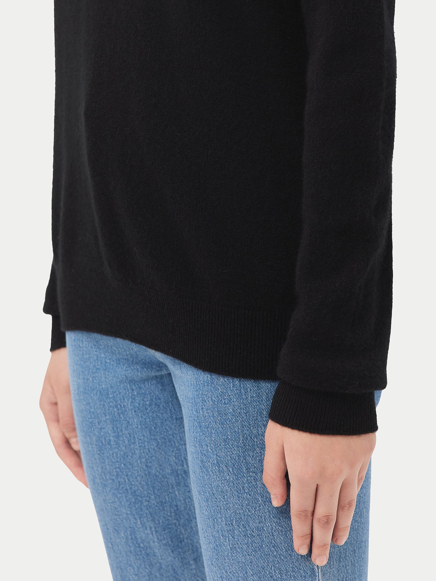 Women's Basic Cashmere Crew Neck Jumper Black - Gobi Cashmere