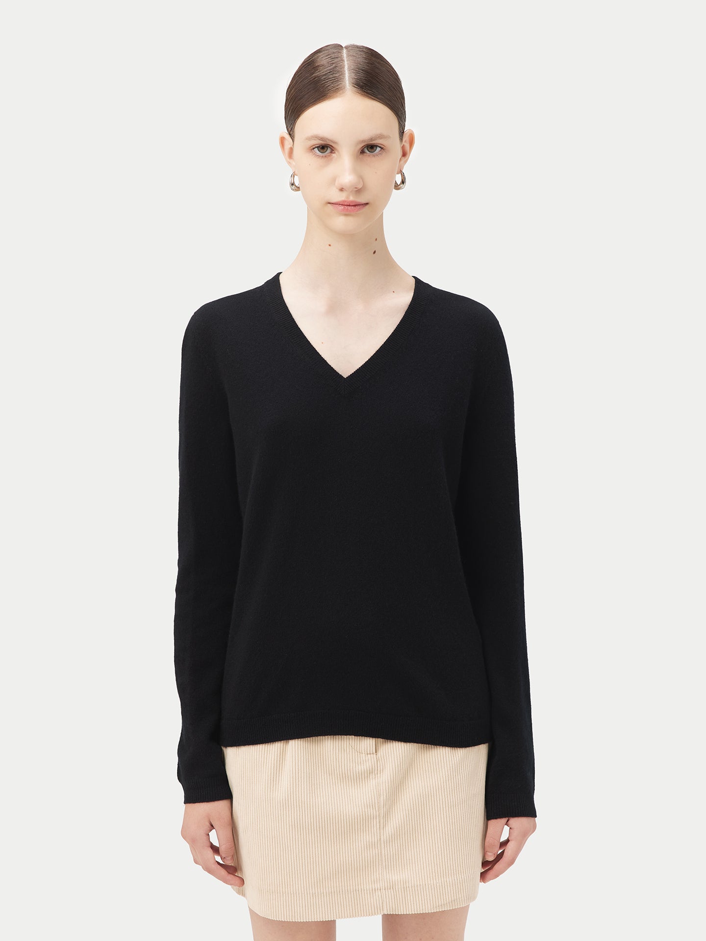 Women's Cashmere V-Neck Sweater Black - Gobi Cashmere