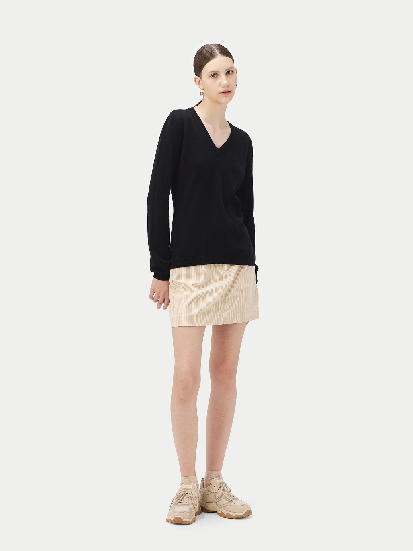 Women's Cashmere V-Neck Sweater Black - Gobi Cashmere