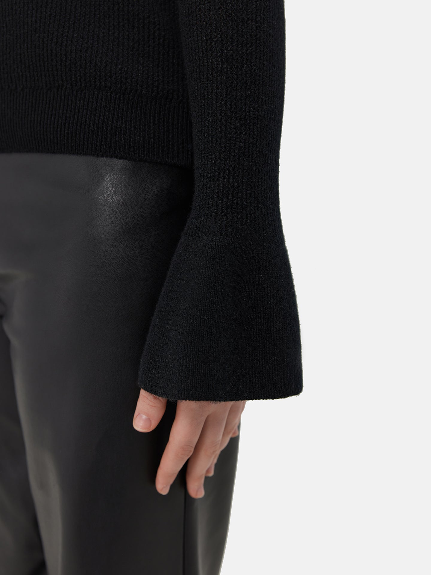 Warm & Cozy Cashmere Bell-Sleeve Jumper Black | GOBI Cashmere