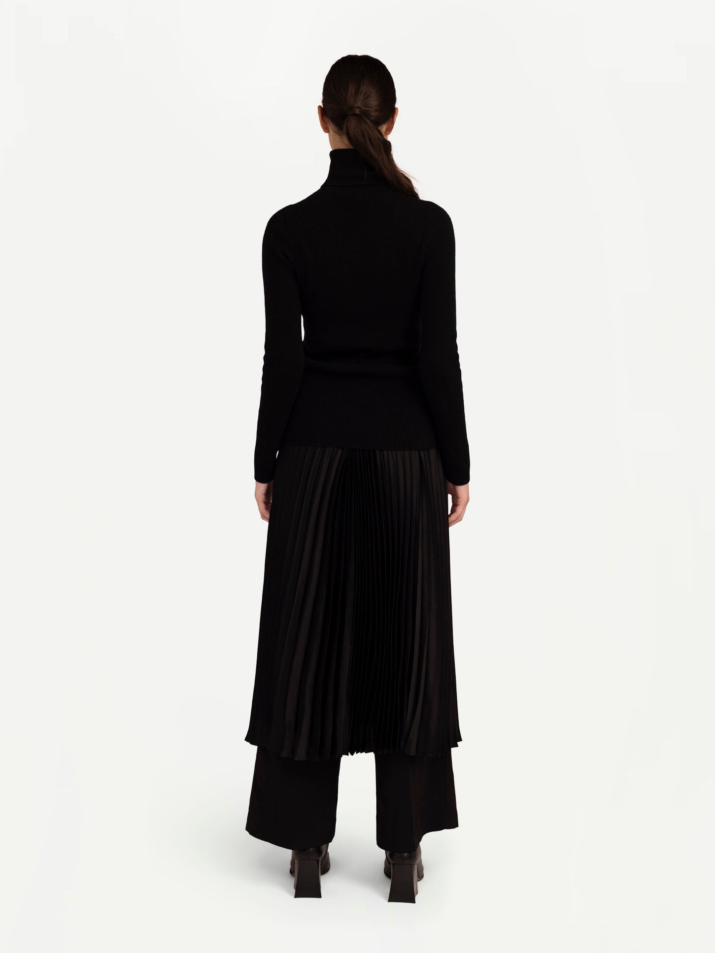 High-Neck Cashmere Turtleneck