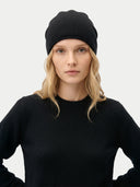 Lightweight Seamless Cashmere Beanie in Taupe