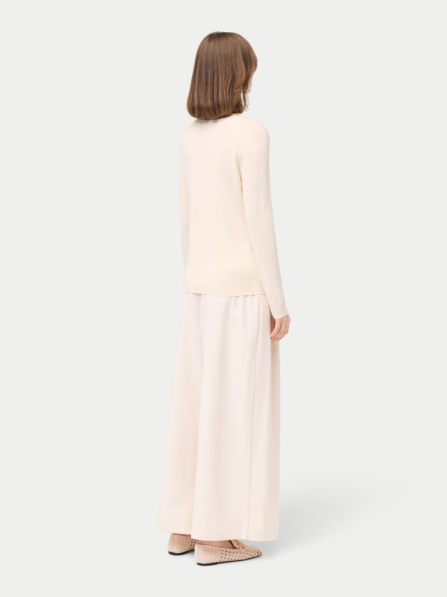 Essential Cashmere V-Neck Jumper