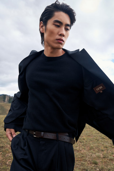 Men's Essential Crewneck Cashmere Jumper, editorial photo