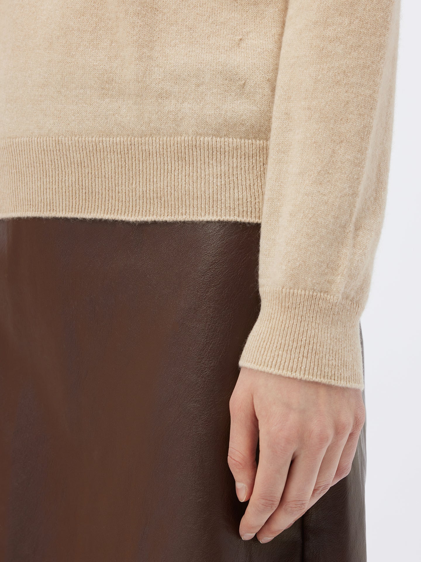 Women's Cashmere Turtle Neck Sweater Beige - Gobi Cashmere