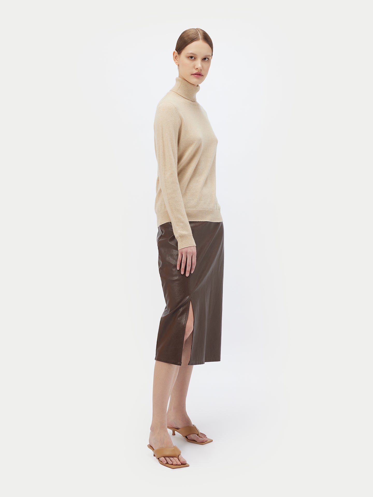 Women's Cashmere Turtle Neck Sweater Beige - Gobi Cashmere