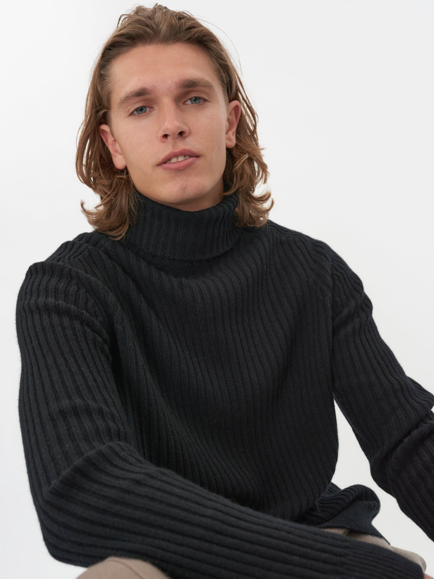Men's Rib Knit Turtle Neck Black - Gobi Cashmere