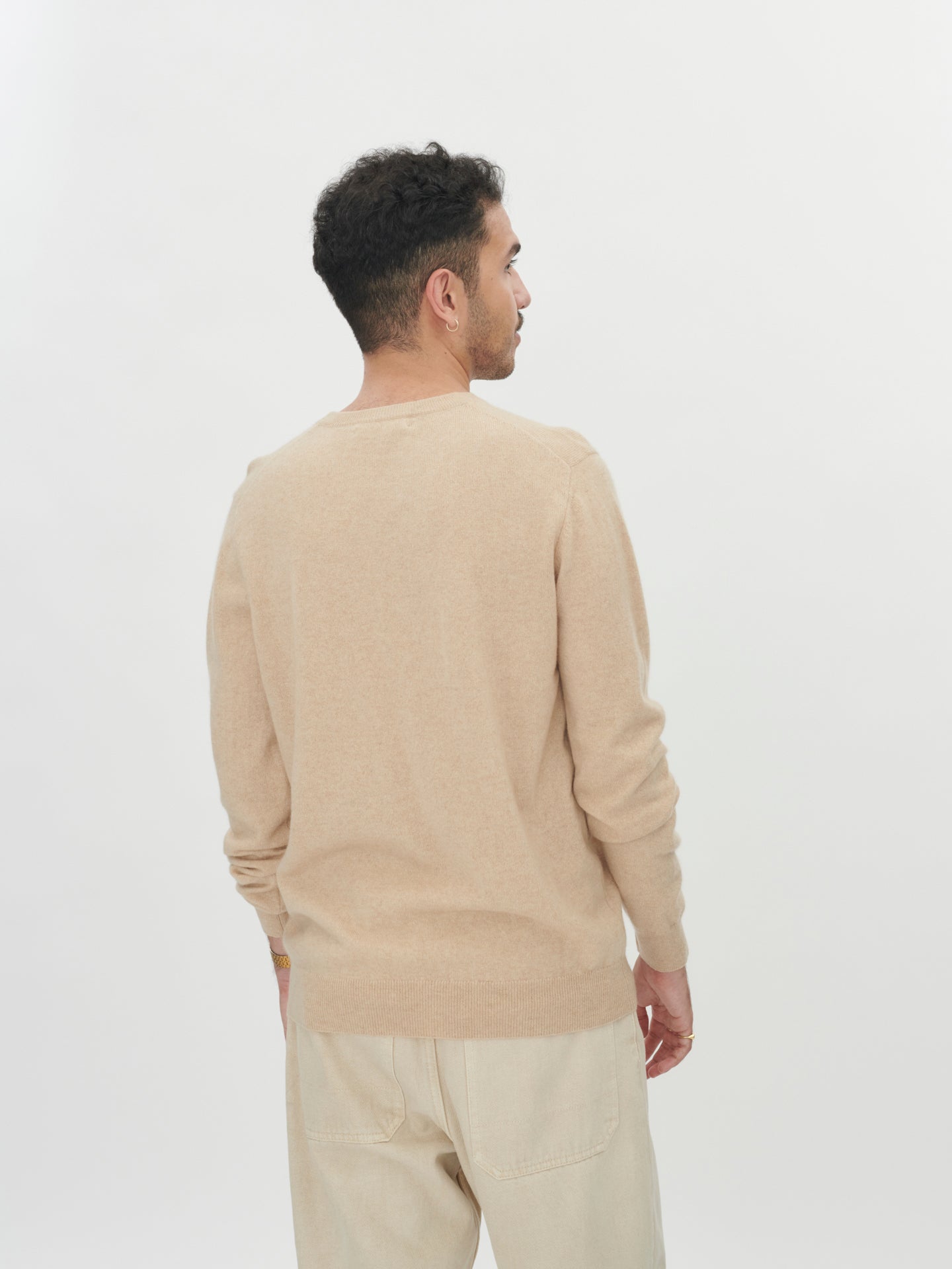 Men's Cashmere V-Neck Sweater Beige - Gobi Cashmere