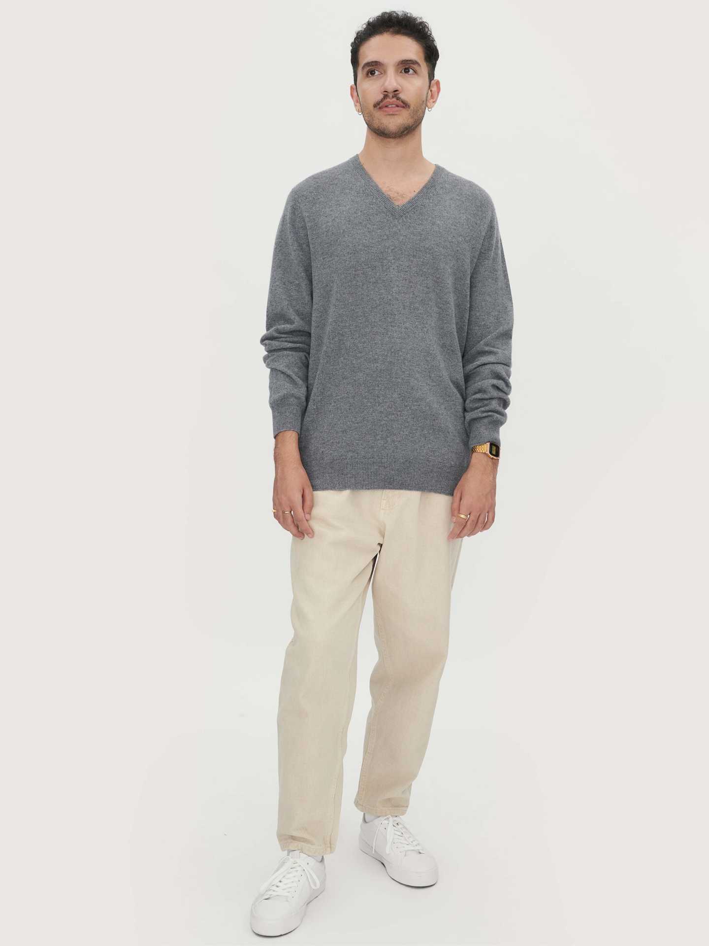 Men's Cashmere V-Neck Sweater Dim Gray - Gobi Cashmere