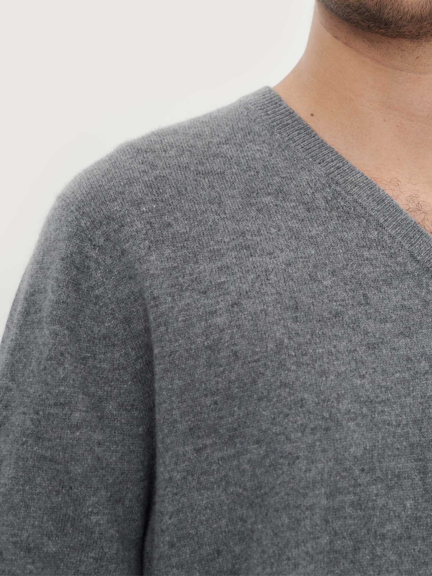 Men's Cashmere V-Neck Sweater Dim Gray - Gobi Cashmere