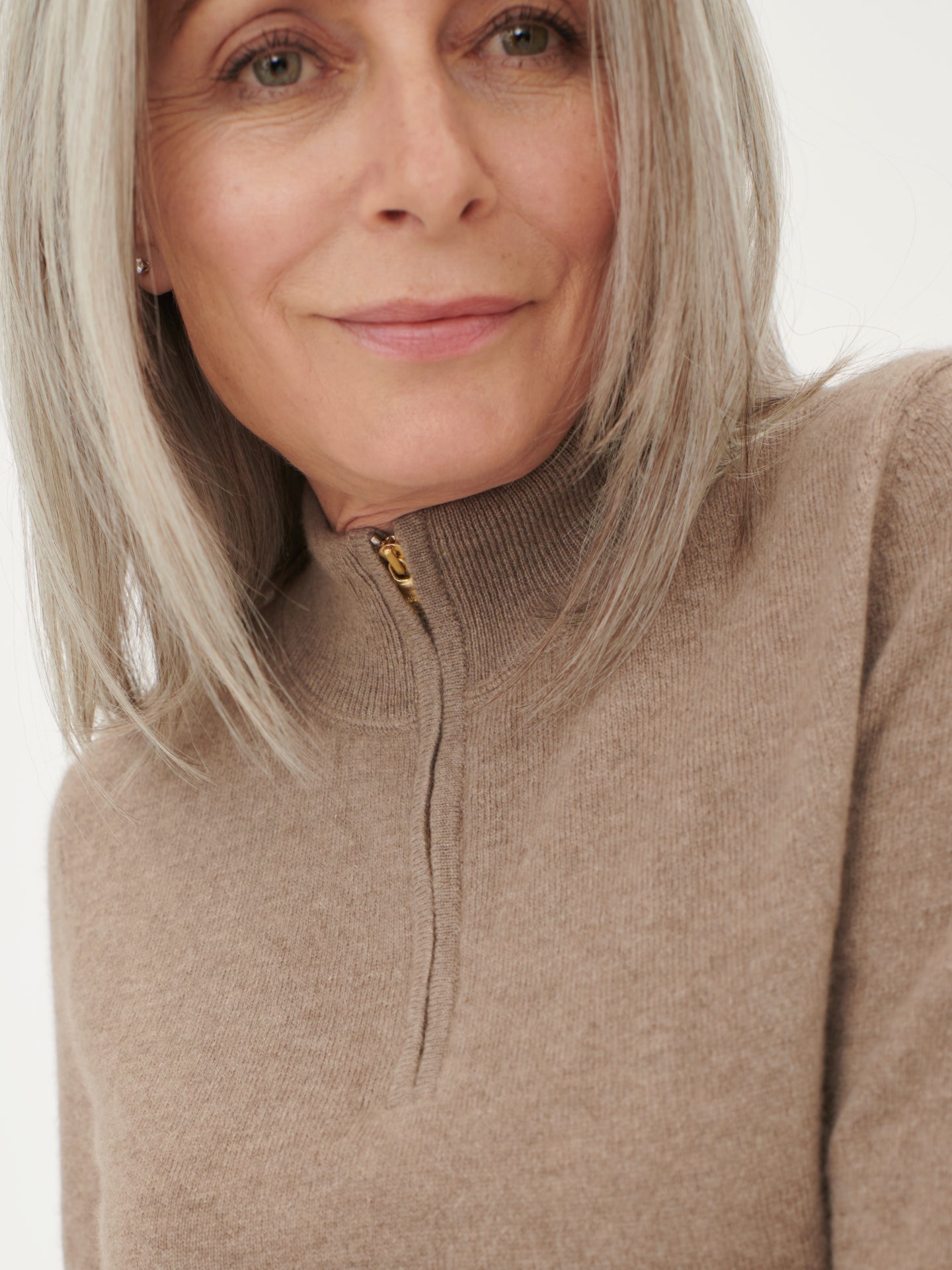 Women's Cashmere Zipped High Neck Sweater Taupe - Gobi Cashmere