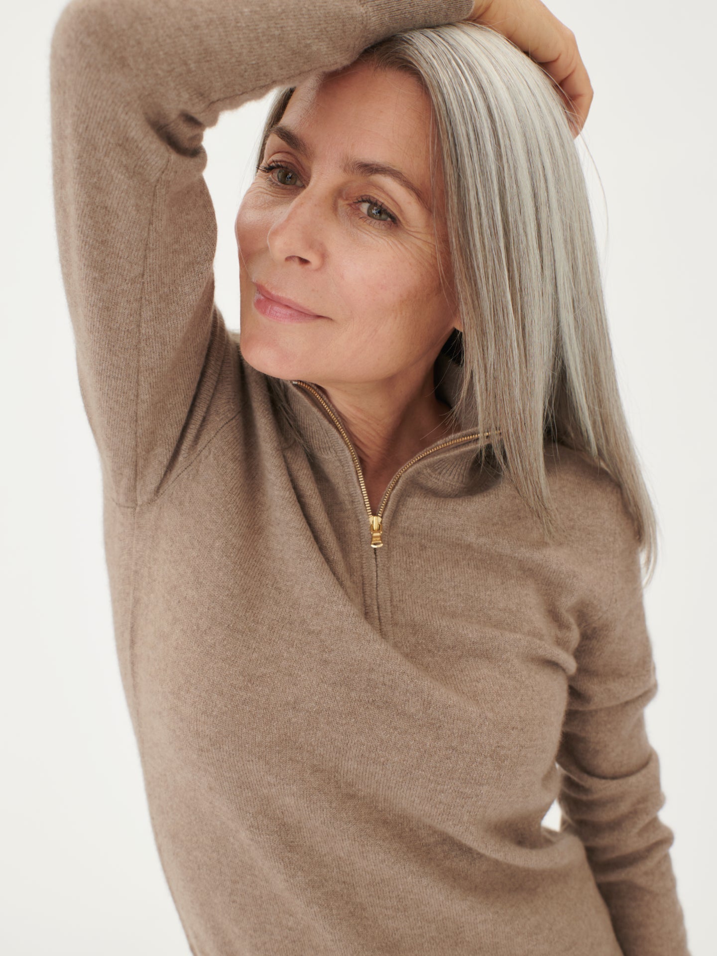 Women's Cashmere Zipped High Neck Sweater Taupe - Gobi Cashmere