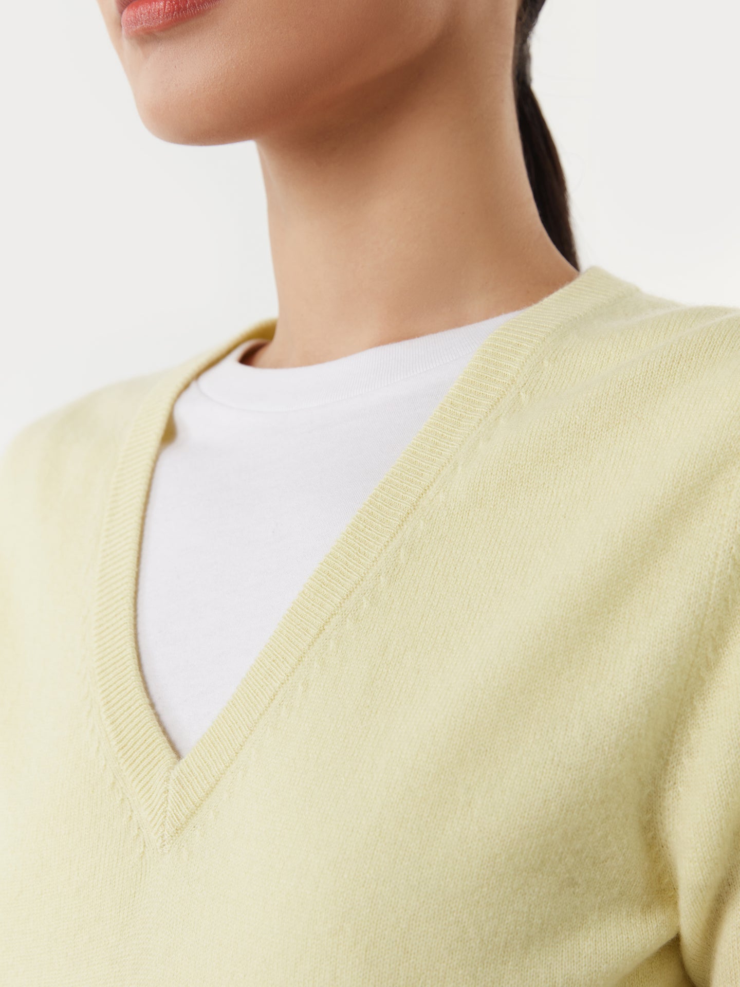 Women's Cashmere Basic V-Neck Sweater Tender Yellow - Gobi Cashmere