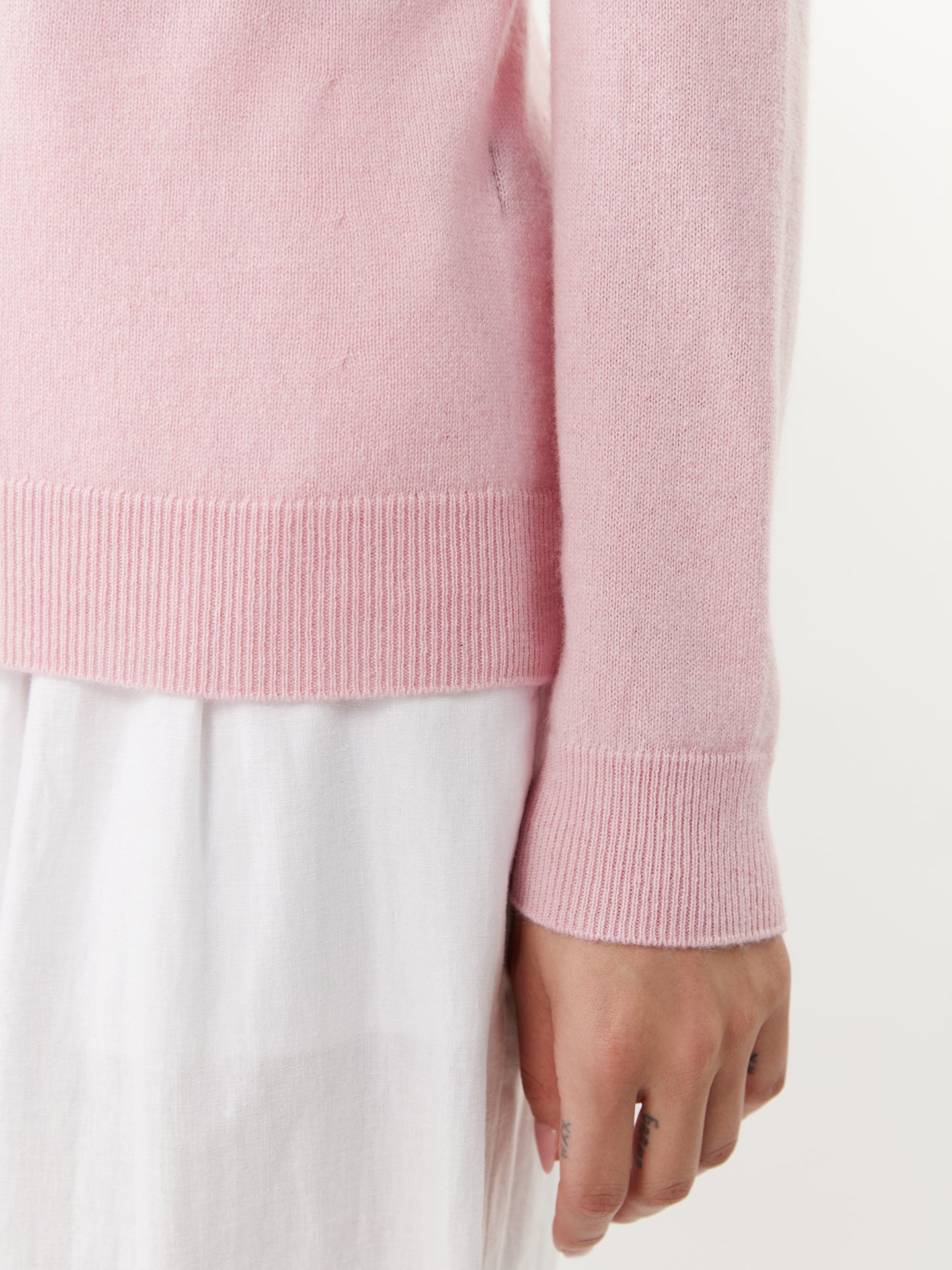 Women's Cashmere V-Neck Sweater Pink - Gobi Cashmere