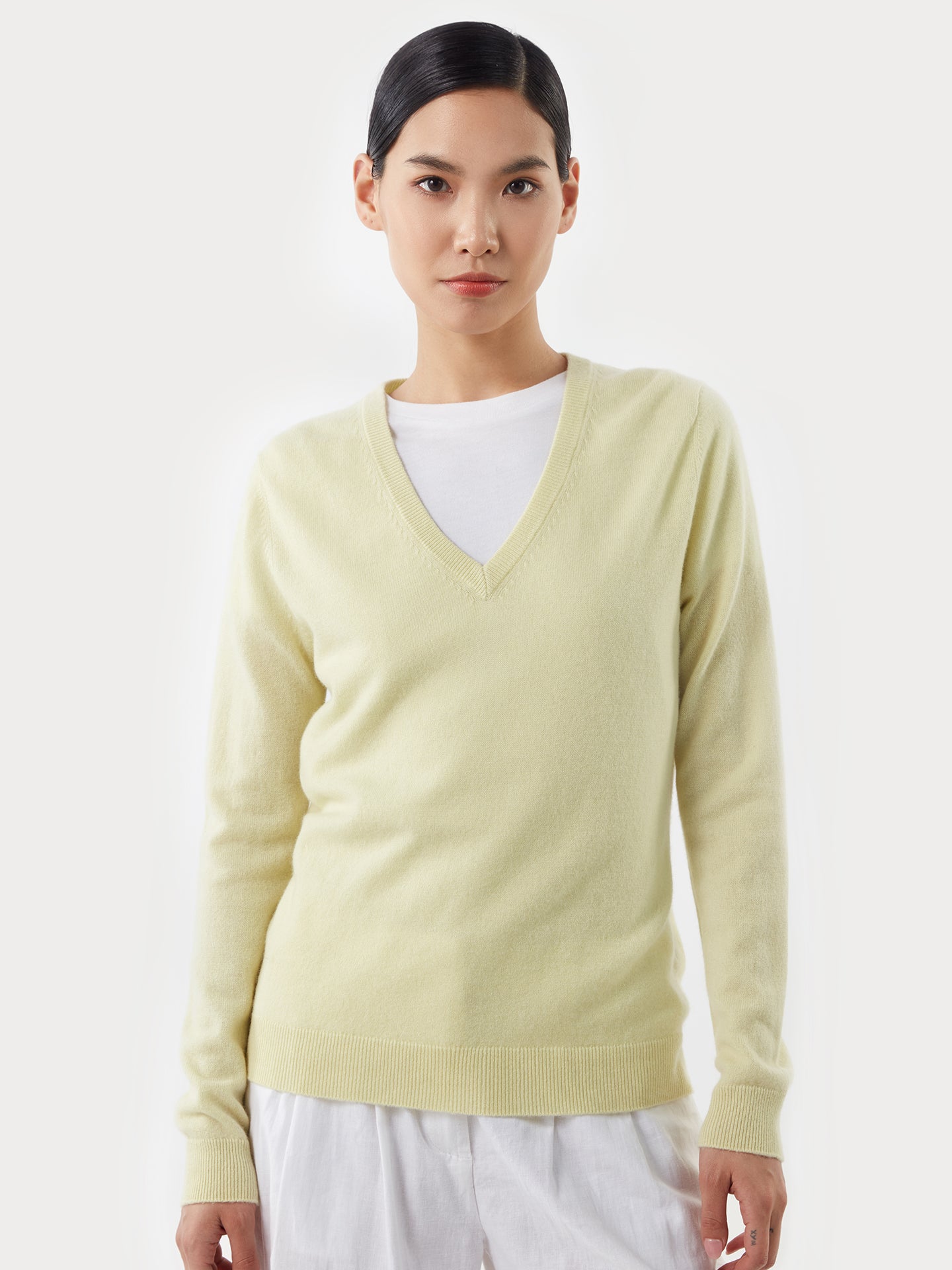 Women's Cashmere Basic V-Neck Sweater Tender Yellow - Gobi Cashmere