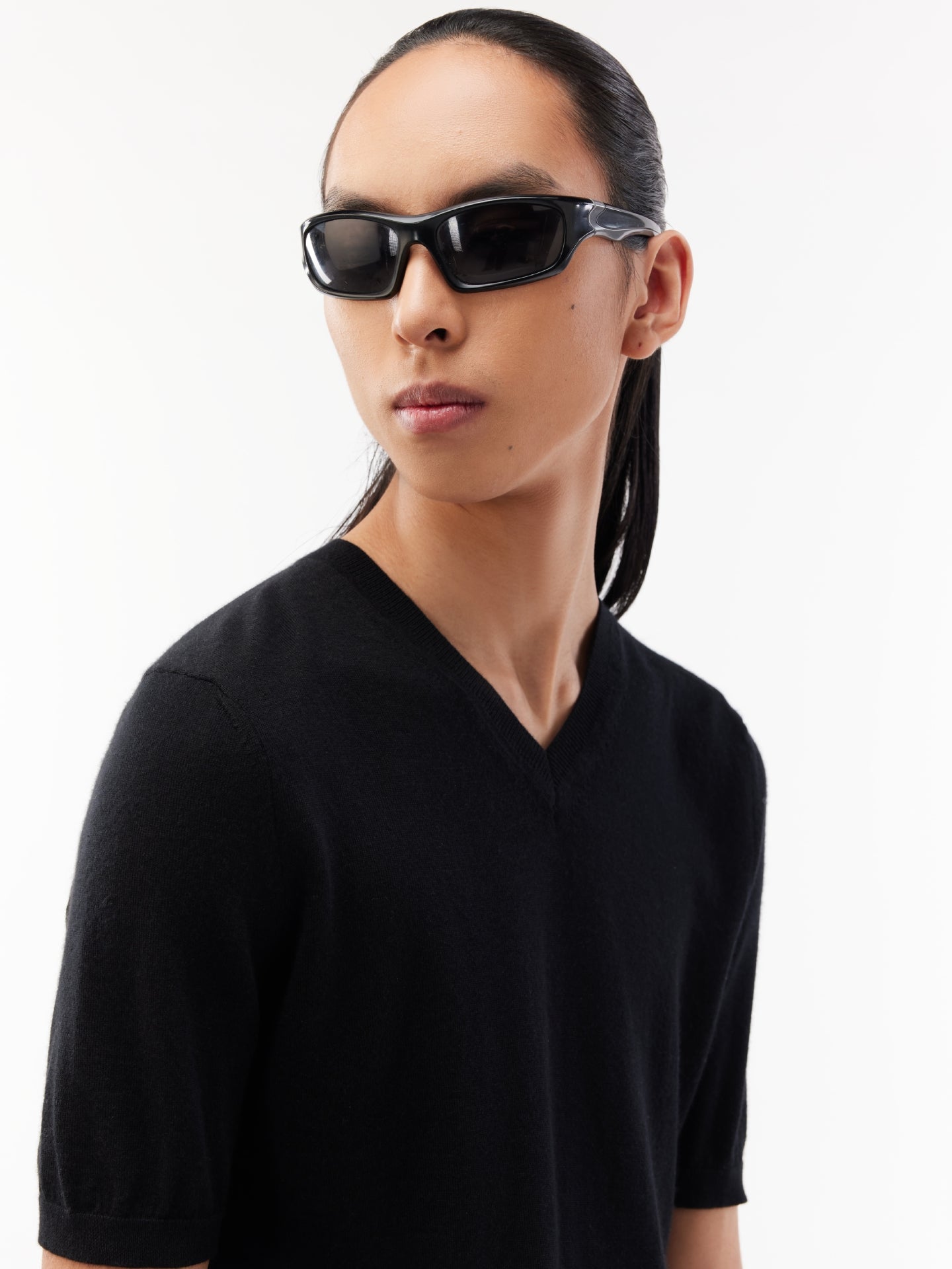 Men's Silk Cashmere V-neck T-shirt Black - Gobi Cashmere