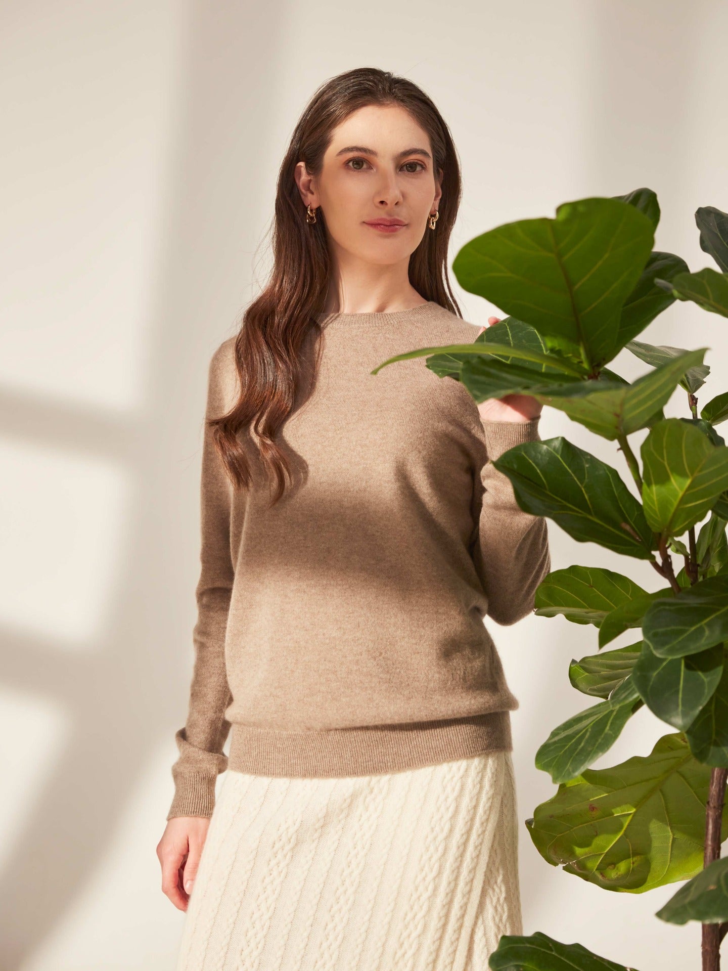 Women's Cashmere Crew Neck Sweater Taupe - Gobi Cashmere